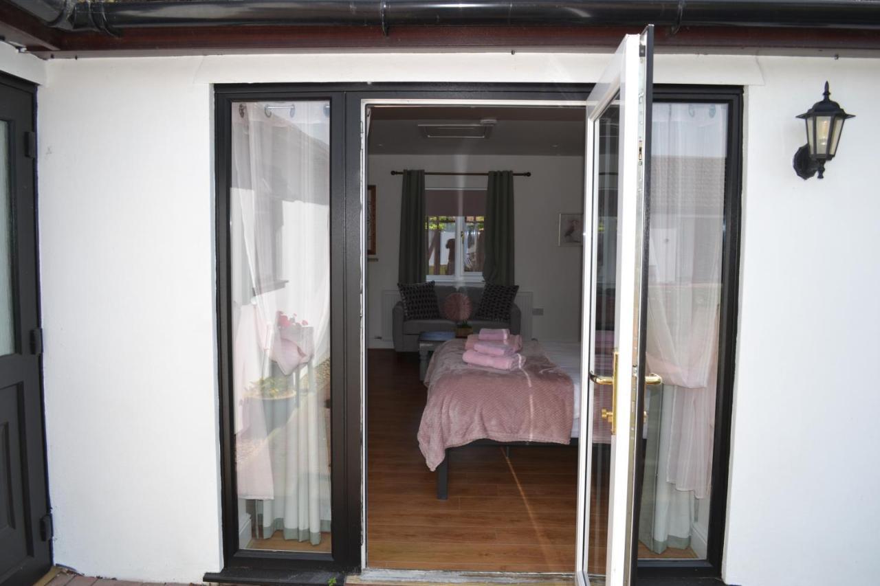 Number 1 Lytton Tree Lodge Reydon Экстерьер фото